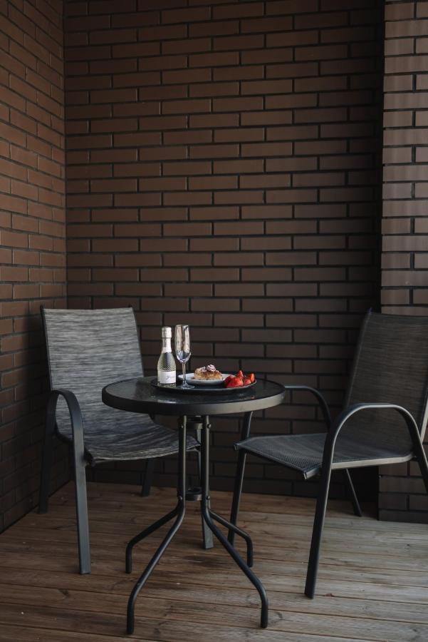 Merepargi Aparthotel & Cafe Нарва-Йыэсуу Экстерьер фото