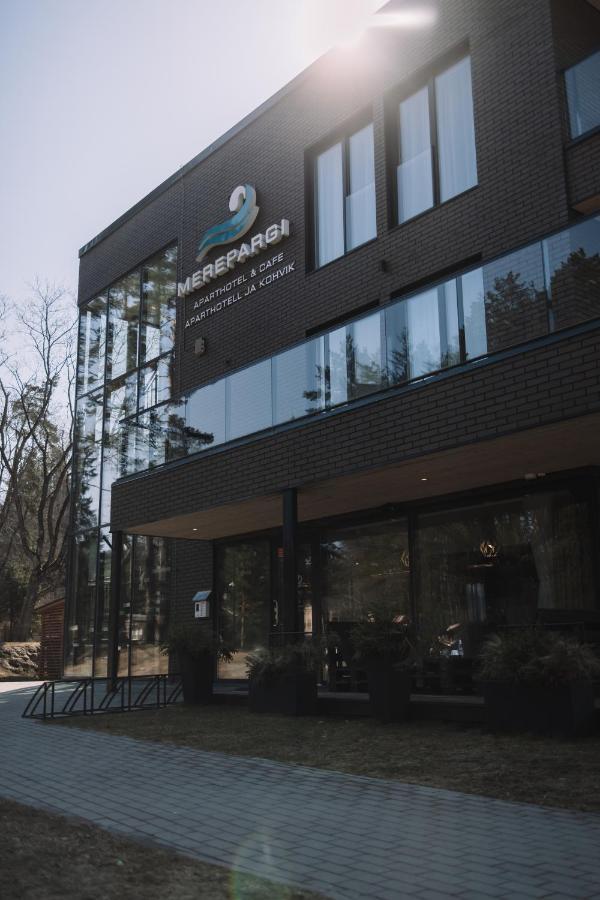 Merepargi Aparthotel & Cafe Нарва-Йыэсуу Экстерьер фото