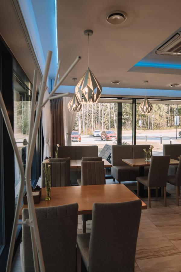 Merepargi Aparthotel & Cafe Нарва-Йыэсуу Экстерьер фото