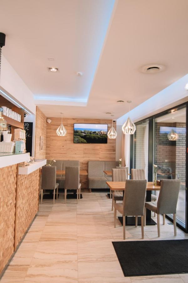 Merepargi Aparthotel & Cafe Нарва-Йыэсуу Экстерьер фото